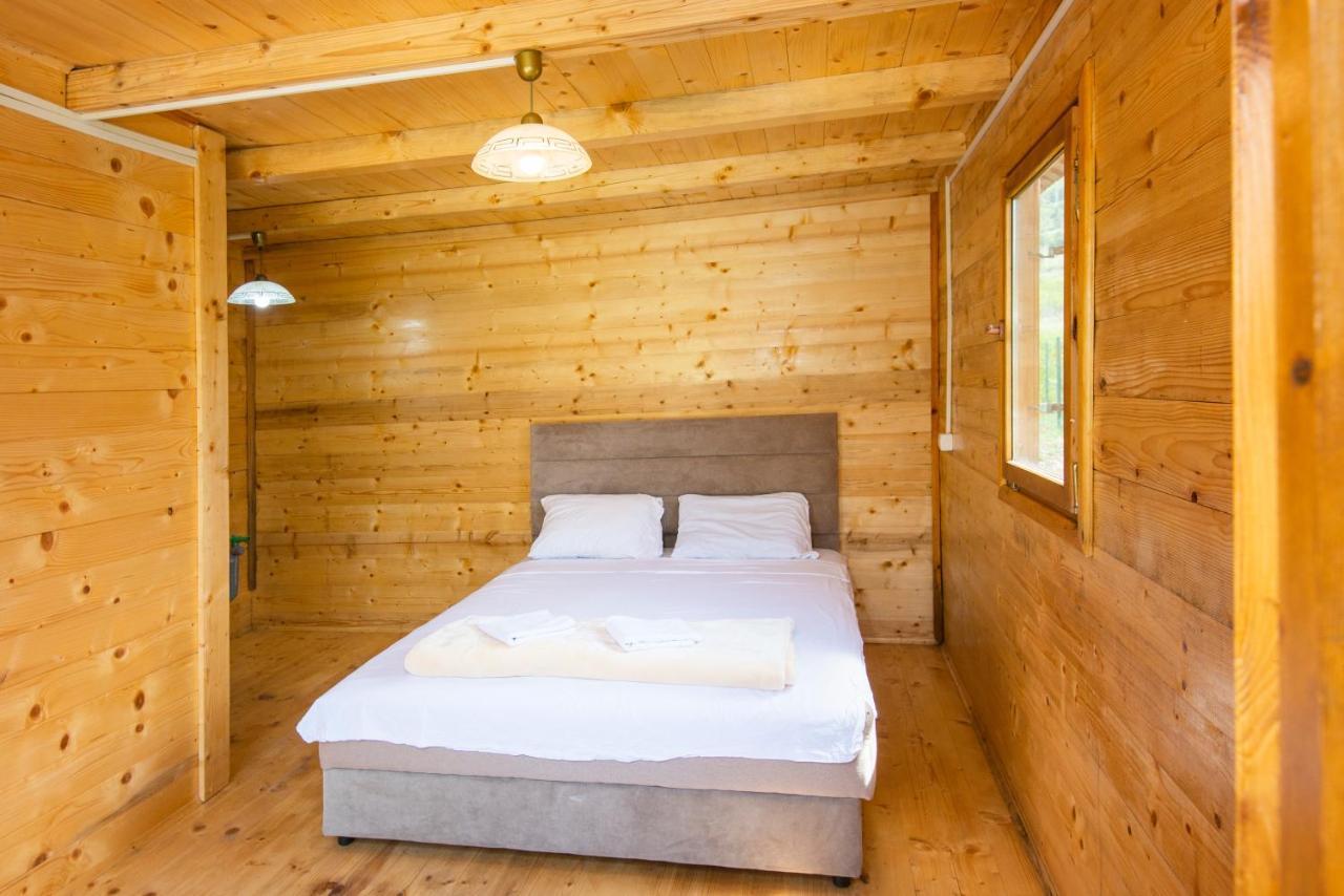 Lovcen Mountain Cottages Njegusi Exterior photo